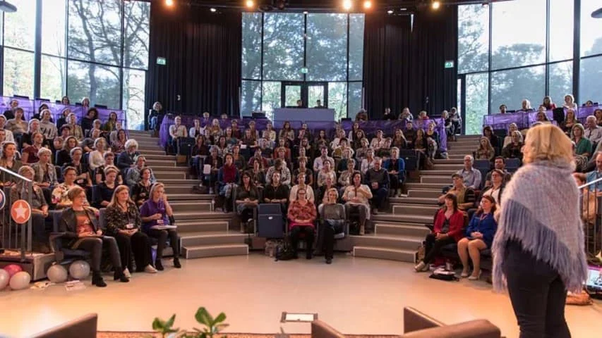 de_Horst_Met_spreker (Small)
