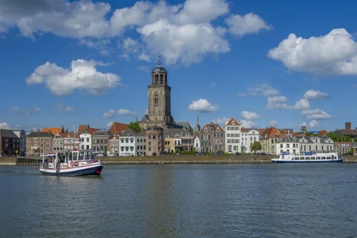 Skyline met pontje (Klein)